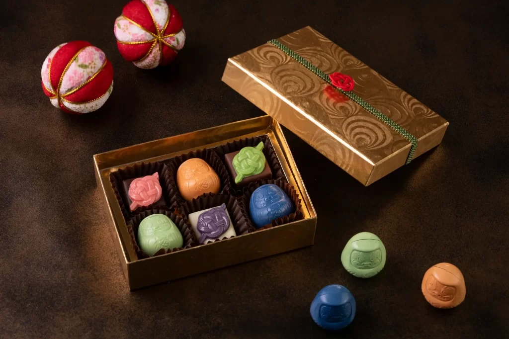 ザ・プリンス パークタワー東京、芝大神宮発表の2026年強運色を取り入れたチョコレートとカクテルを販売